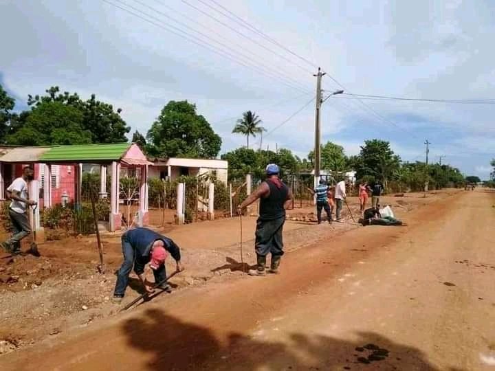 Felicidades cederistas! En #CiegodeAvila El Barrio En Revolución. #ACiegodeAvilaPonleCorazón #Cuba 🇨🇺 #TodoPorCuba <a href="/Gg_2014Sandra/">Sandra Gutiérrez G.</a> <a href="/JoelSuarezPelle/">Joel Suárez Pellé 🇨🇺</a> <a href="/companioni74/">Alejandro Abilio P. Companioni</a> <a href="/TomsAlexisMart1/">Tomás Alexis Martin</a> <a href="/CiegoPortal/">PortalAvileño</a> <a href="/DrRobertoMOjeda/">Dr. Roberto Morales Ojeda</a> <a href="/GHNordelo5/">Gerardo Hdez. Nordelo</a> <a href="/PartidoPCC/">Partido Comunista de Cuba</a>