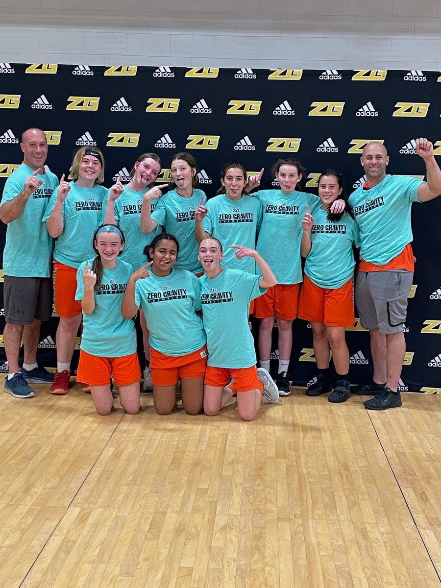 MassAttackAAU's tweet photo. Congrats to our 8th crew!! Proud of you all! Thanks to @zg_newengland for a great weekend! #alwaysontheattack https://t.co/XccmkYHWHU