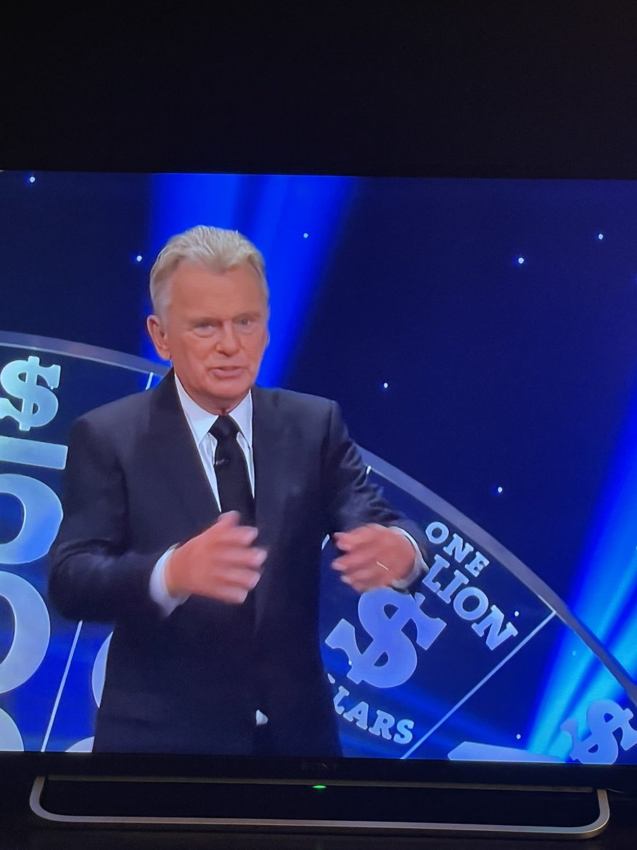 michcoll's tweet photo. This whole time I was watching the Tonys NONE of you told me that GEORGE WAS ON WHEEL???? #michisgettingupset #mytwokings @patsajak https://t.co/l0vu2sVJq5