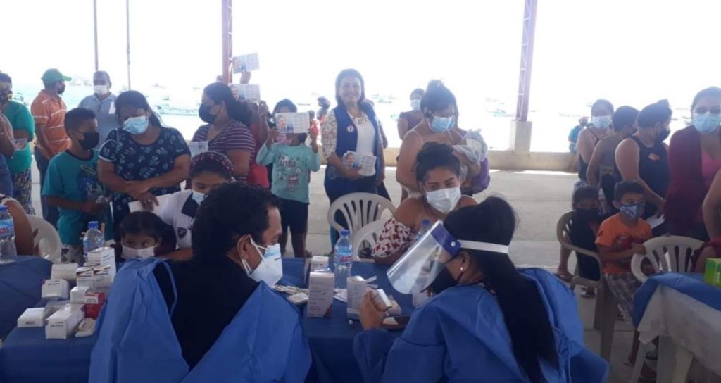 somosloscaras's tweet photo. #El16
Gracias a todos quienes permitieron, que Médicos y Medicinas, lleguen a #Sucre, gracias al Frente Femenino, por sumar en nuestro Canton, gracias Amigos y compañeros por tanta actividad y voluntariado. https://t.co/B6MJLXbjIp