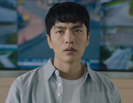 GigantorVision's tweet photo. To be honest I still don't know how I feel about him, but I like most of his projects. I think he is evolving as an actor. What was your first impression of Lee Min Ki? #TheLiesWithin #DaljasSpring #BecauseThisIsMyFirstLife #TheBeautyInside https://t.co/EYJB9RQKfC
