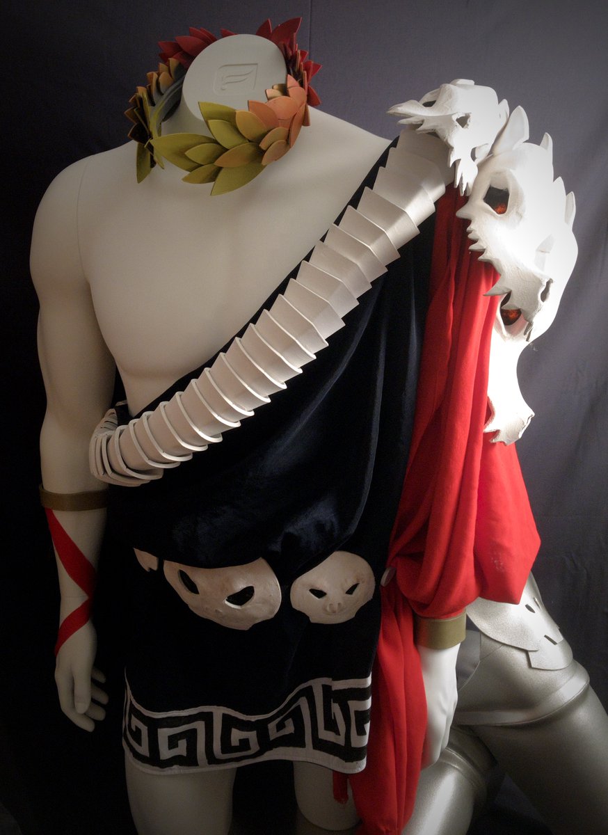 TheTalentedFool's tweet photo. #Zagreus is DONE! Shipping to the lucky customer soon. Look at those EYES...closer...closer…to your DOOM! #cosplay #HadesGame 

See the whole build album at https://t.co/oykMvDFUM7 https://t.co/8CJLU0iitc