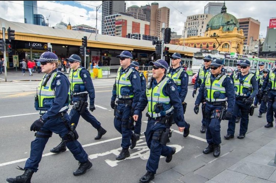 RebekahsRight's tweet photo. Dananmen Square

South China

#VicPolViolence https://t.co/EjLhgLGc0l