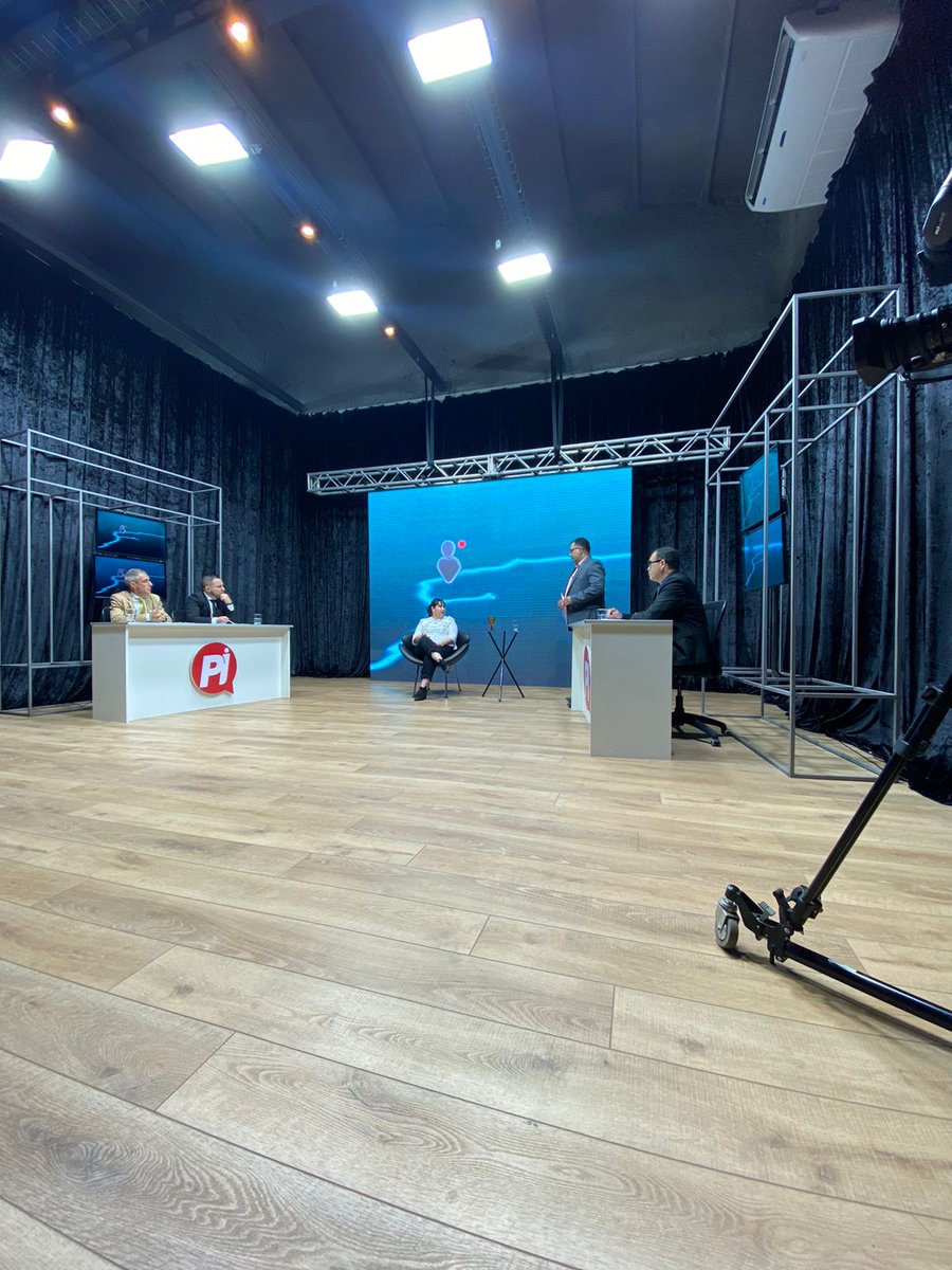 AnaAlmironCtes's tweet photo. Ahora en #BellaVista en los estudios de #ÑandeCable soy invitada del programa #PoliticaInterior y estamos analizando los últimos acontecimientos políticos tanto nacionales como provinciales y como impactan en la vida de los correntinos y correntinas.

#programapolitico https://t.co/zErrYa6WPf