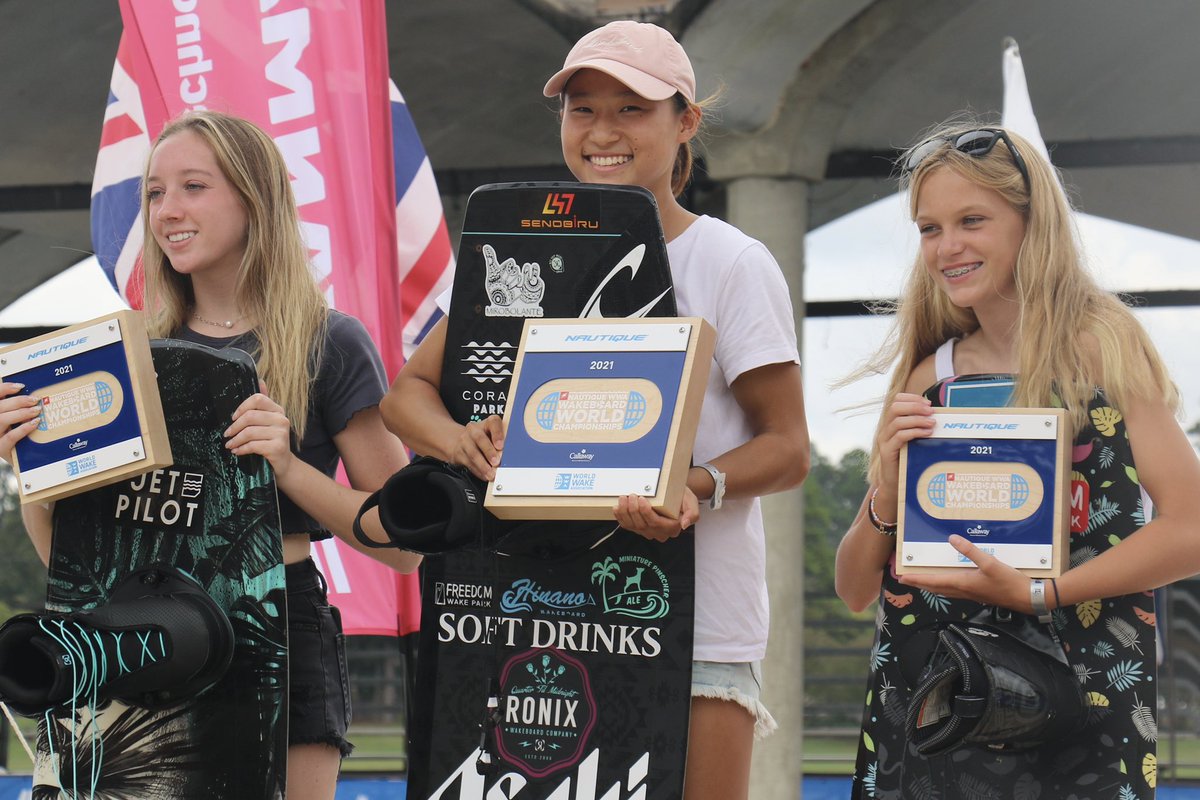 hinano_kishida's tweet photo. 【2021 NAUTIQUE WWA             WAKEBOARD WORLD CHAMPIONSHIPS 】
Jr Pro Women U-18クラスで
ワールドチャンピオンになりました♪
USAジョージア州　#ウェイクボード #マリンスポーツ #川西市 #世界大会 #スポーツ ＃優勝  ＃女子中学生  #ワールドチャンピオン 
@KoshidaKenjiro @kawa_maga https://t.co/VJI5s0SqXZ