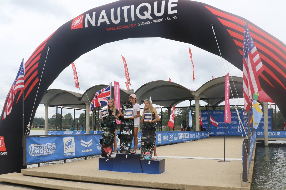 hinano_kishida's tweet photo. 【2021 NAUTIQUE WWA             WAKEBOARD WORLD CHAMPIONSHIPS 】
Jr Pro Women U-18クラスで
ワールドチャンピオンになりました♪
USAジョージア州　#ウェイクボード #マリンスポーツ #川西市 #世界大会 #スポーツ ＃優勝  ＃女子中学生  #ワールドチャンピオン 
@KoshidaKenjiro @kawa_maga https://t.co/VJI5s0SqXZ