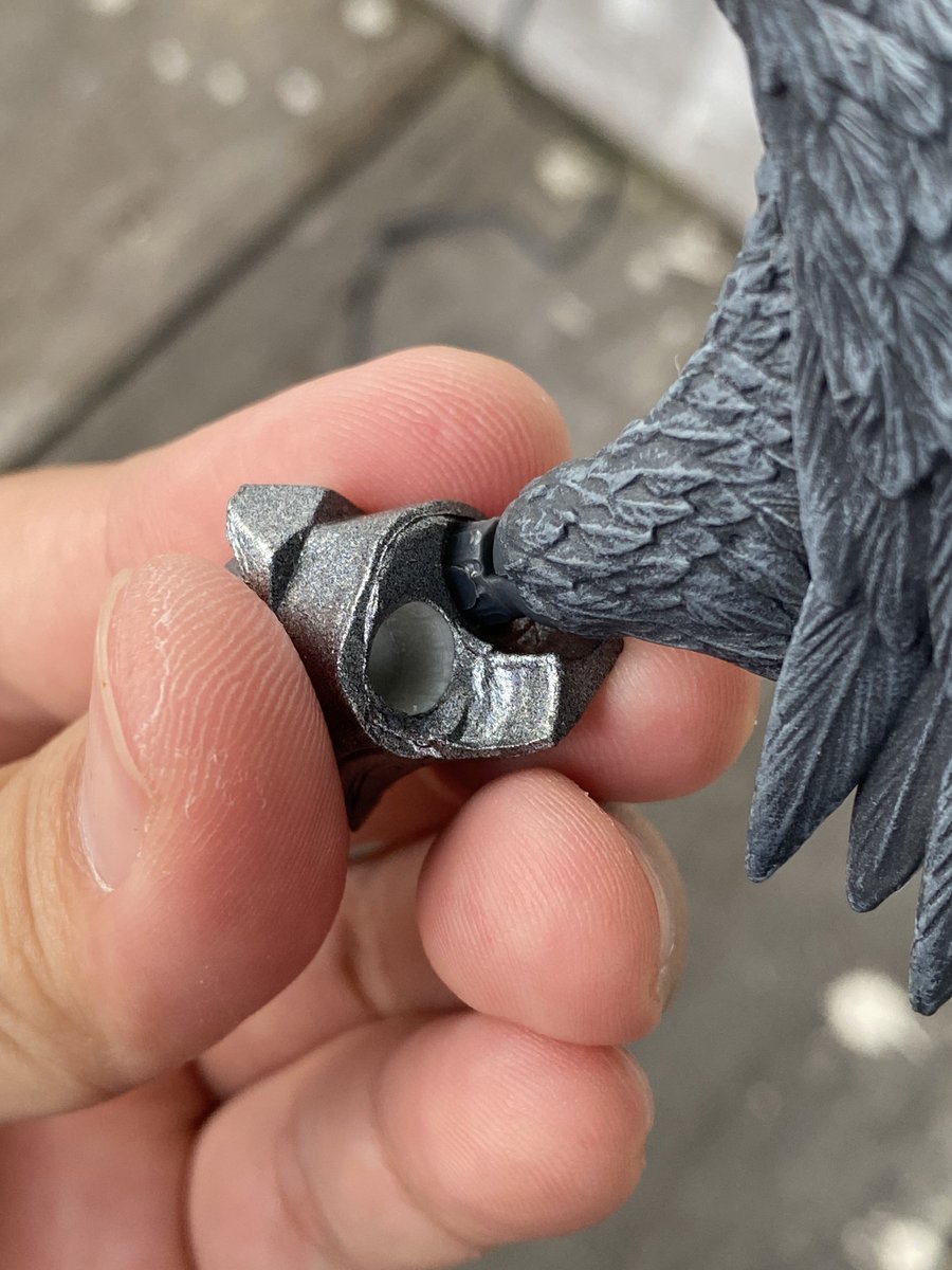 Mufefi's tweet photo. The black wings
Use mcfarlane Wings from Tyrant #mythiclegions https://t.co/8RXzFBEM8D
