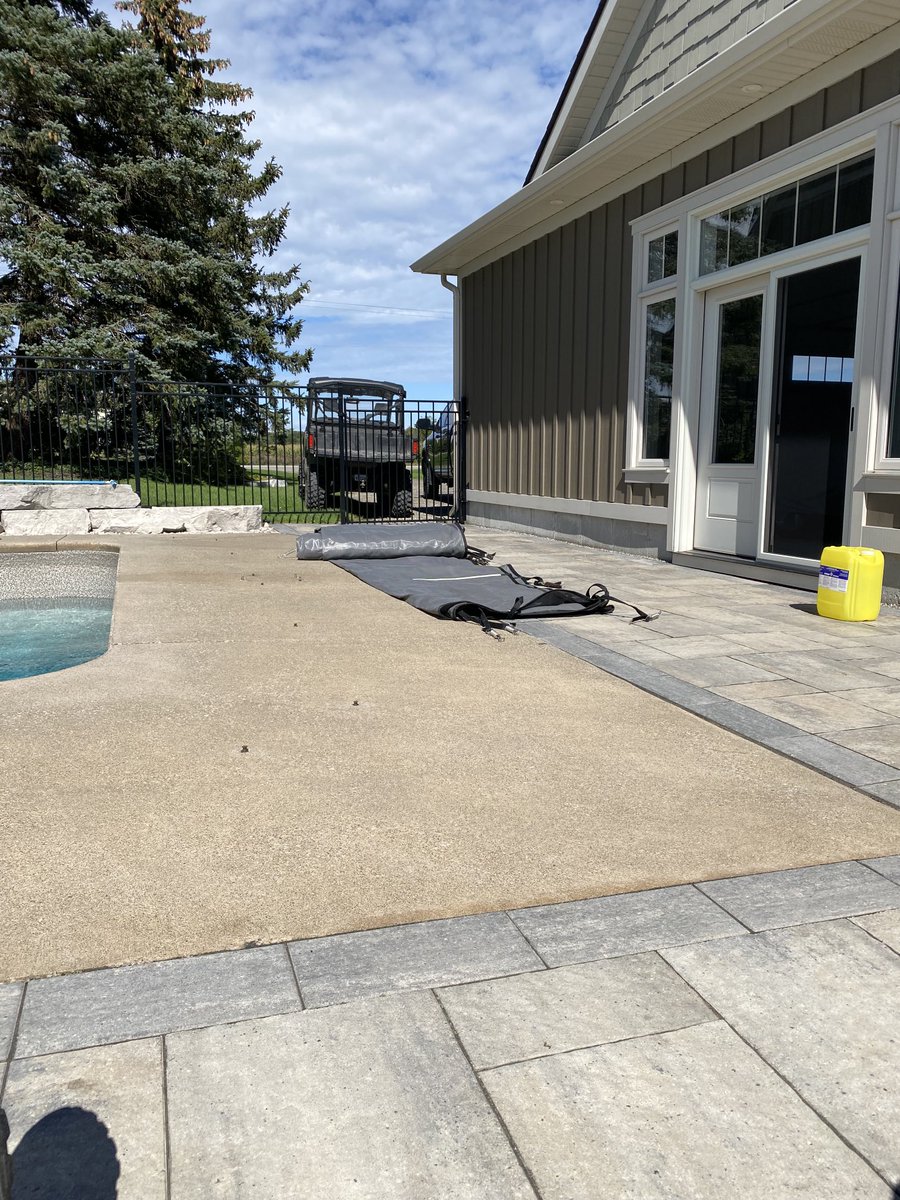 PelisseroRoger's tweet photo. End of summer #poolclosing. https://t.co/zUKvX03yF7