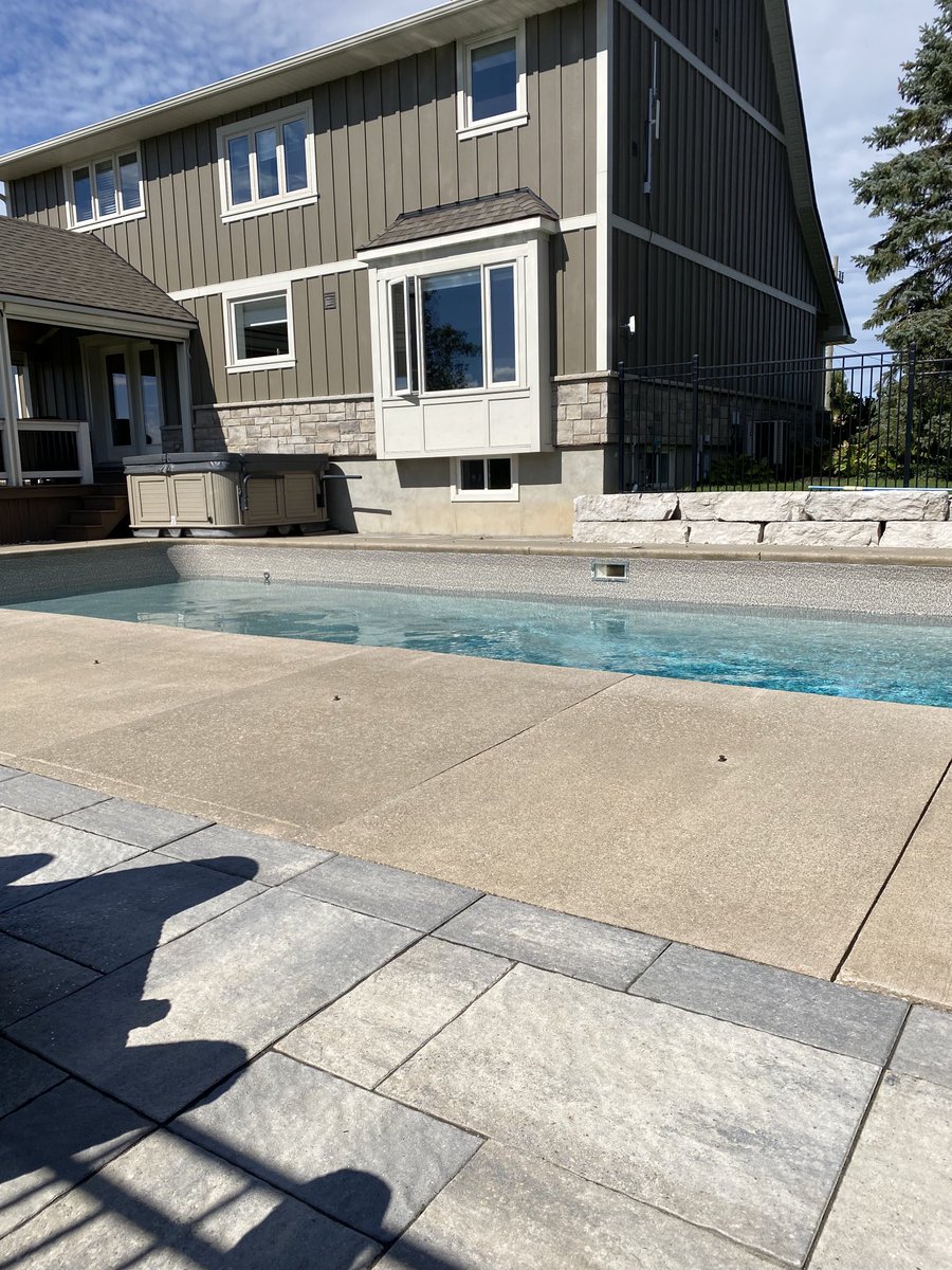 PelisseroRoger's tweet photo. End of summer #poolclosing. https://t.co/zUKvX03yF7