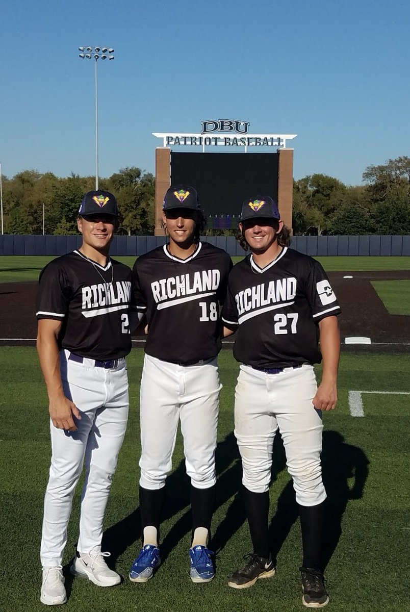 CFowl48's tweet photo. Very blessed to have represented Richland College at the TX-NM JCBCA All Star Game. Had lots of fun with these guys. https://t.co/tWdwsds7rj