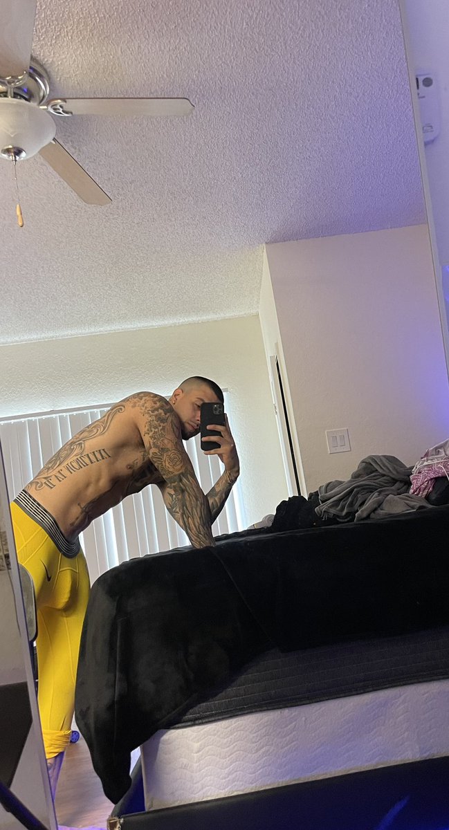 TheCrownedOne_'s tweet photo. Have a good night 😇 https://t.co/Vc4PDX6GLK