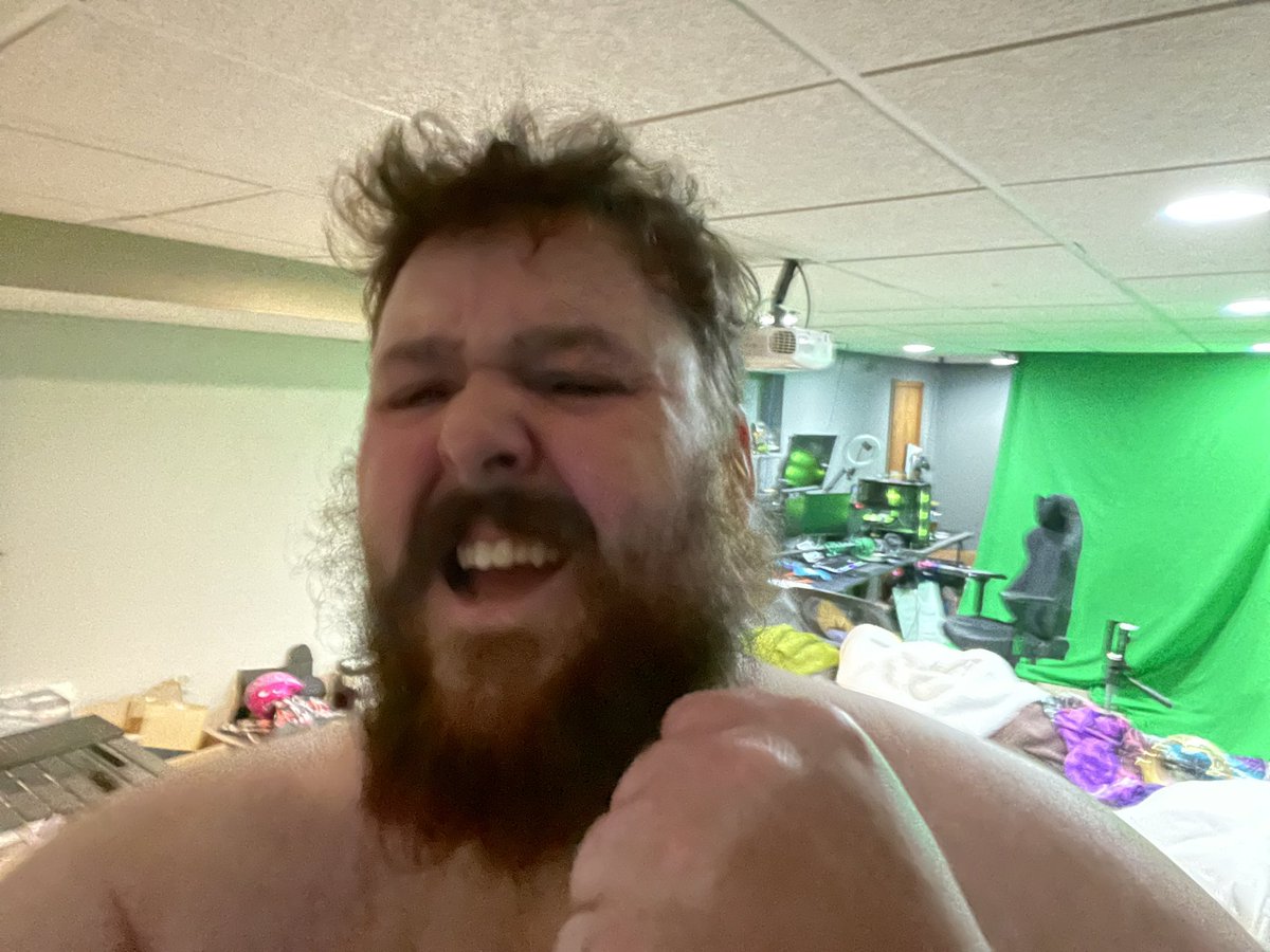 GamePassDad's tweet image. Yo @MegaBeard1 got that pre live workout in! 

324lbs gotta change that! #peleton #twitch