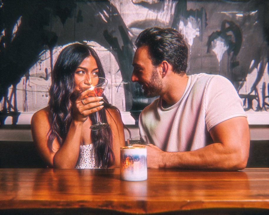 The weekend isn't over yet! Join us tonight at Alexxa's Late Night Lounge for tasty cocktails, delicious bites and live music by Krystal &amp; Chad! Reserve your table now at bit.ly/2X0g9N5. #AlexxasBar #LasVegas