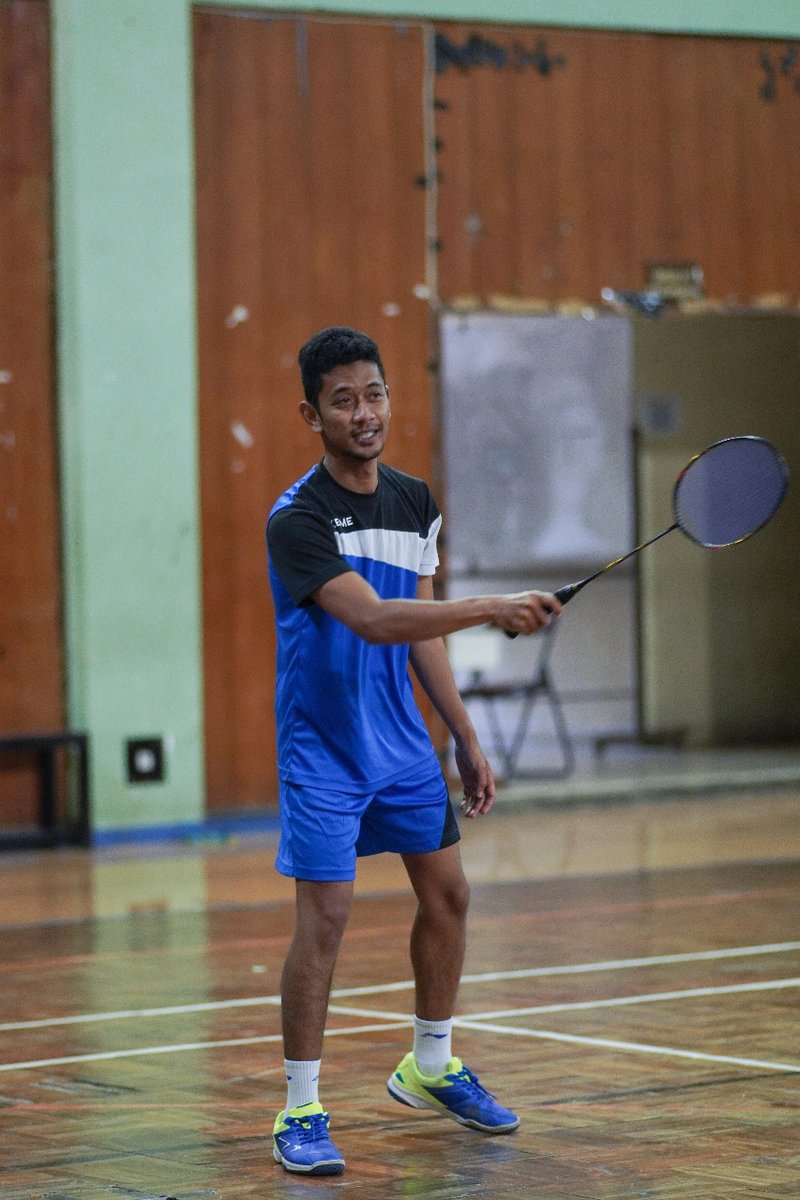 Admission_ULBI's tweet photo. Halo #SobatKampusOrange #Logisticians &amp; #Transporters

Ayo Indonesia Semangat #SudirmanCup2021 btw admin juga main Badminton nih....

#POLTEKPOS
#STIMLOG https://t.co/mQ1jvzyhYL