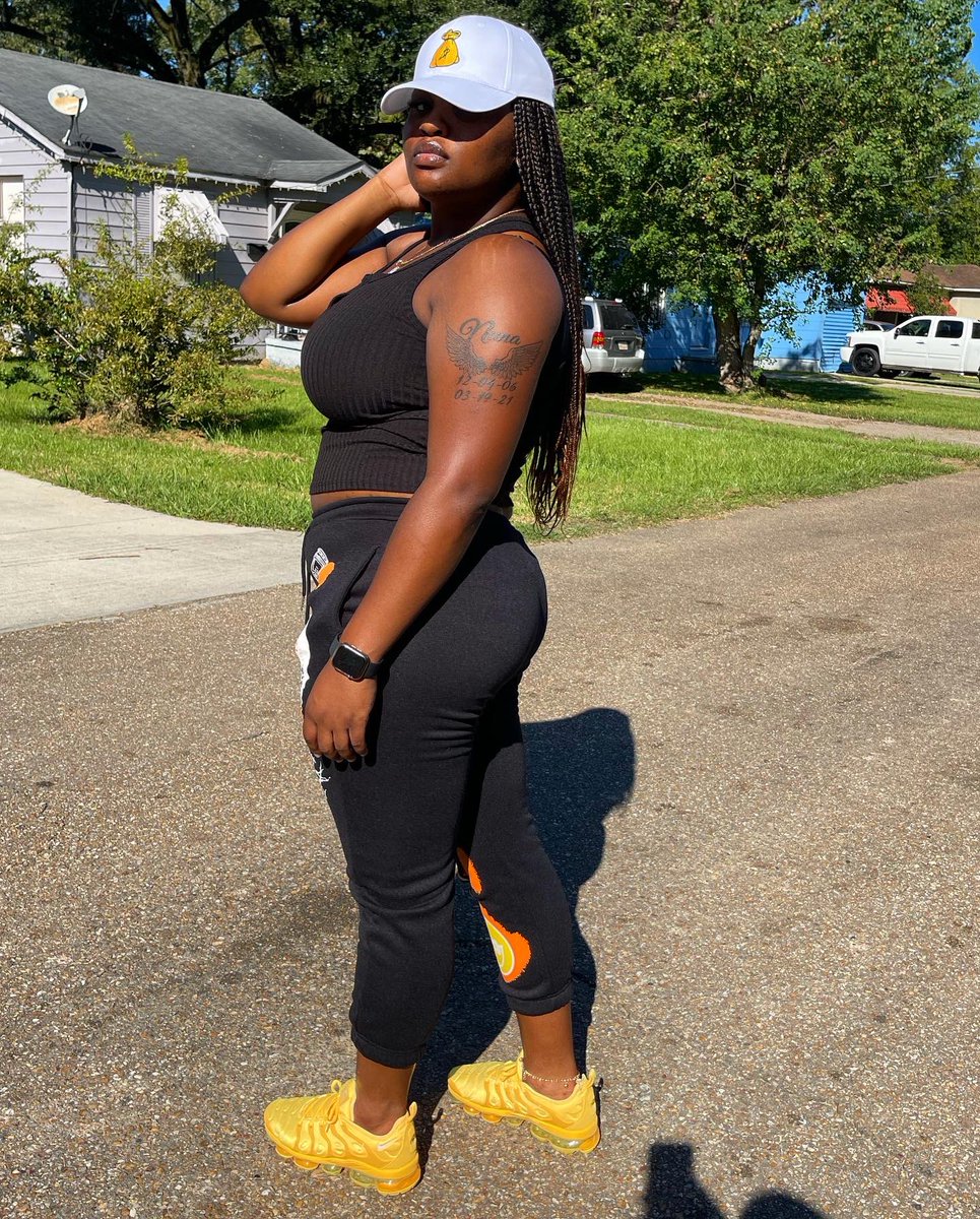 ykdesss's tweet photo. they say keep your enemies close but I can’t hang with opps ! 🔥
#LLMAYA💕🕊
#LLMISSBOOT❤️🕊 https://t.co/L2PvdyA5If
