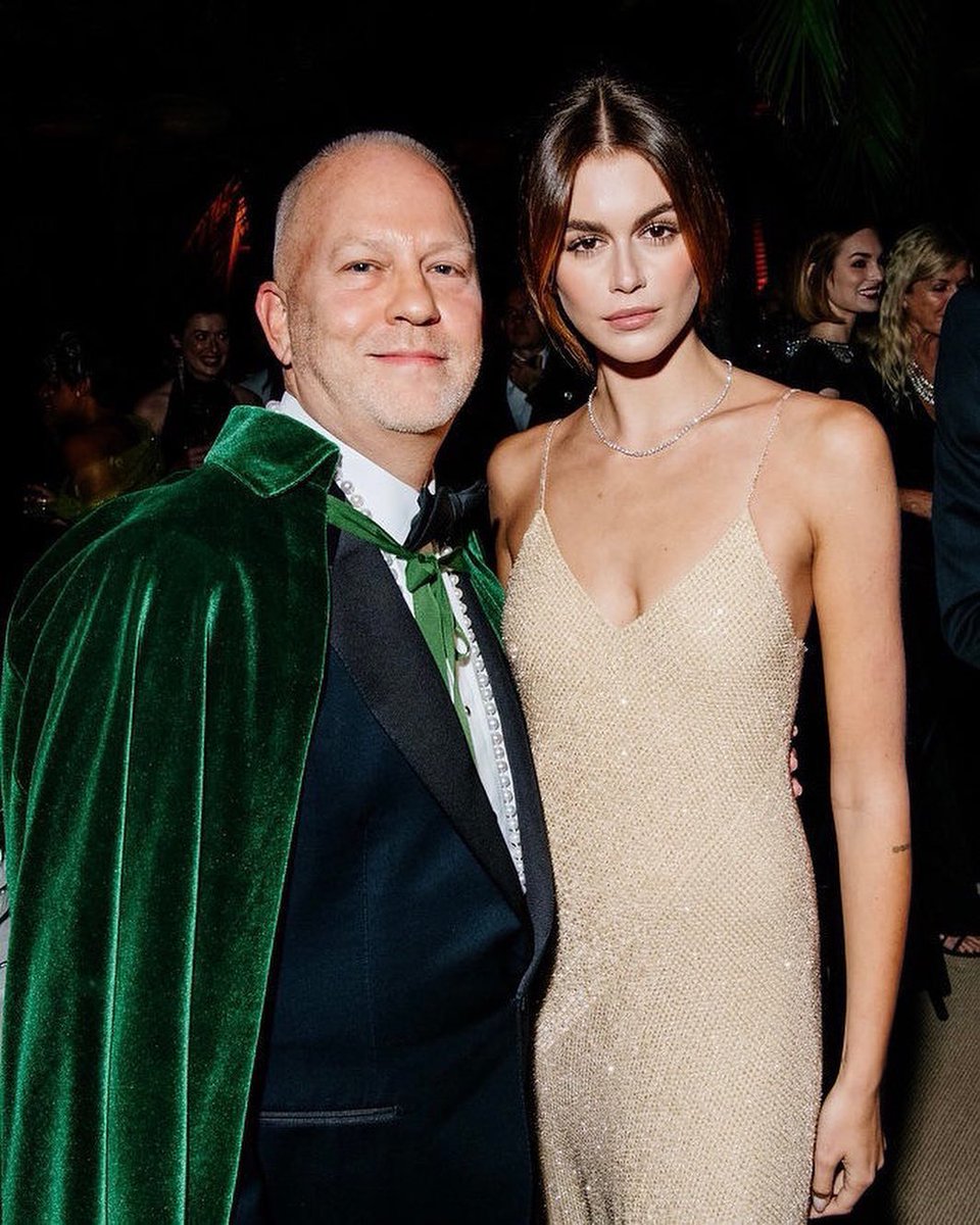 RyanMurphyBR's tweet photo. Ryan Murphy e Kaia Gerber ontem no The Academy Museum of Motion Pictures Opening Gala em Los Angeles. https://t.co/FfWXcADbWf