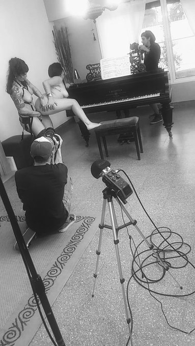 HOY LE HICE EL AMOR a @Nefequeen1  Con la boca, los dedos y strapon mediante.  Un par de c&aacute;maras lo registraron<a class="tags" target="_blank" title="On Twitter" href="/?out=eyJ0eXAiOiJKV1QiLCJhbGciOiJIUzUxMiJ9.eyJpYXQiOjE3MjE3MDcxNTAsImlzcyI6InR3cG9ybnN0YXJzLmNvbSIsIm5iZiI6MTcyMTcwNzE1MCwiZXhwIjoxNzUzMjQzMTUwLCJyZWRpcmVjdF91cmwiOiJodHRwczovL3R3aXR0ZXIuY29tL05lZmVxdWVlbjEifQ.OkTV-cw2a4k0wRNtGNtJcp0JsxxlBfc8YeG57MCSnEls3PQ1NdAAwI4_zlZcx49T7pSvHiniUbTVUeSmEk41Nw">@Nefequeen1</a><a href="/tag/nuevafotodeperfil"class="tags"><span>#nuevafotodeperfil</span></a>