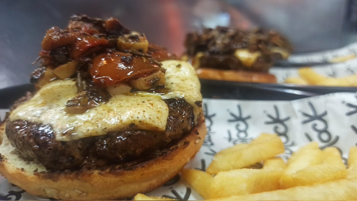 GustockVE's tweet photo. Italiana de res marcha y sale

Puro #saborarock #Maracaibo 

Delivery &amp; Pick Up 

0424-6212214 https://t.co/kcTUMJY1NC