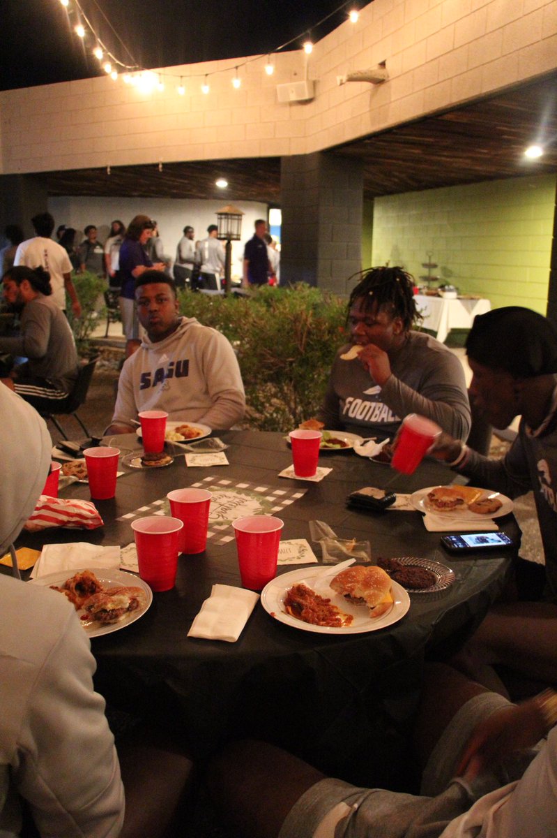 coachrsmith12's tweet photo. Thank you to One Church in Scottsdale AZ and Pastor Rowdy for Hosting @SAGU_Football Last night for post game meal and Sunday Morning for the service! 
#UNCOMMN https://t.co/ENJM1I0SIu