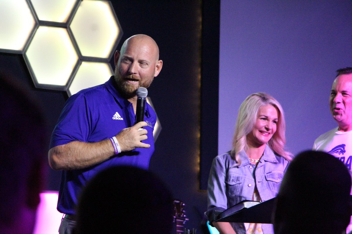 coachrsmith12's tweet photo. Thank you to One Church in Scottsdale AZ and Pastor Rowdy for Hosting @SAGU_Football Last night for post game meal and Sunday Morning for the service! 
#UNCOMMN https://t.co/ENJM1I0SIu