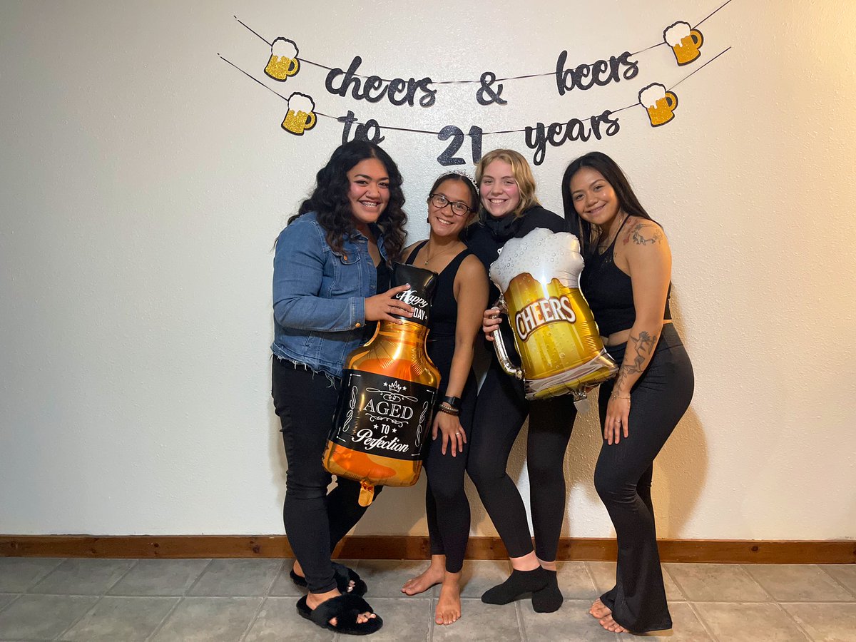jfaaab's tweet photo. finally hit the big 21, super thankful for these girls who made it be a memorable weekend 🍻💓 https://t.co/Cgs7HAVUsC