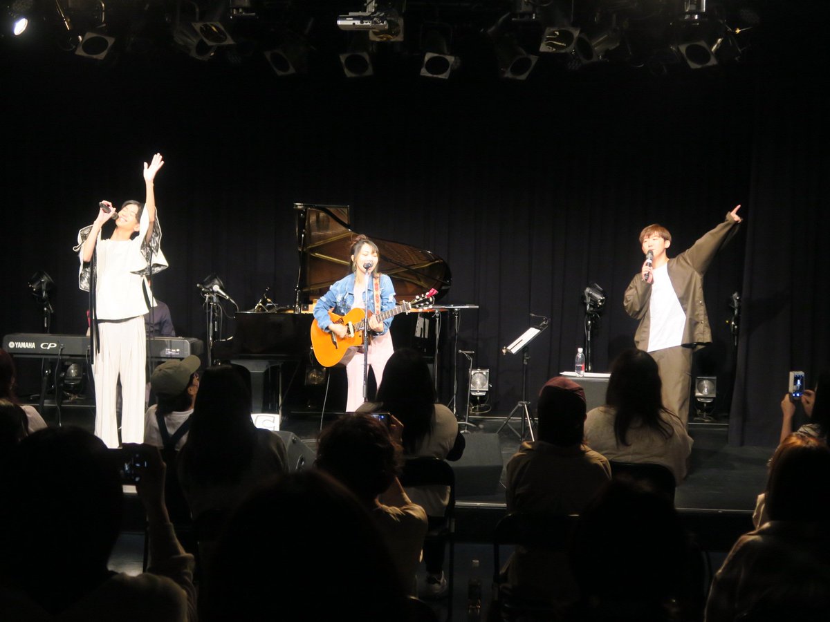 awabi321's tweet photo. 25日 神奈川横浜 スペシャル3マンライブ
個々に歌いつつ 3人のコラボは
素敵でした
おだともあき 不滅のアスカ 堂本椋太
ピアノサポート 福島環 https://t.co/o5nW05KvvP