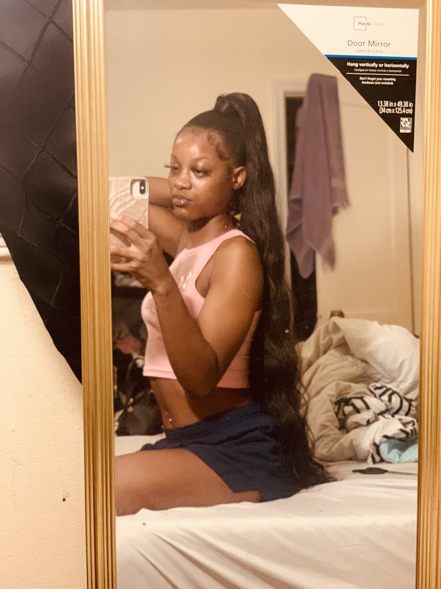 heeyy_aa's tweet photo. on chill 💋 https://t.co/yKaHNTnpyN