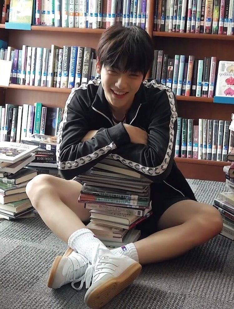 hourly soobin tweet media
