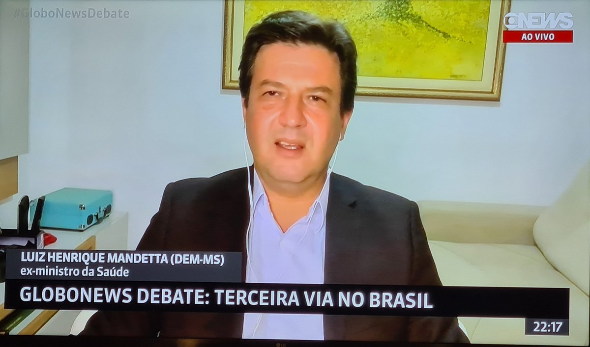 mandetta's tweet photo. Lula representa o passado. O ser humano tem a tendência de esquecer a parte cruel e romantizar a lembrança. Mas precisamos lembrar dos escândalos de corrupção e outros desastres do PT. Sobre o presente, nem preciso fazer comentários. A rejeição é muito alta #MandettaNaGlobonews https://t.co/4ZAdy2qt0A