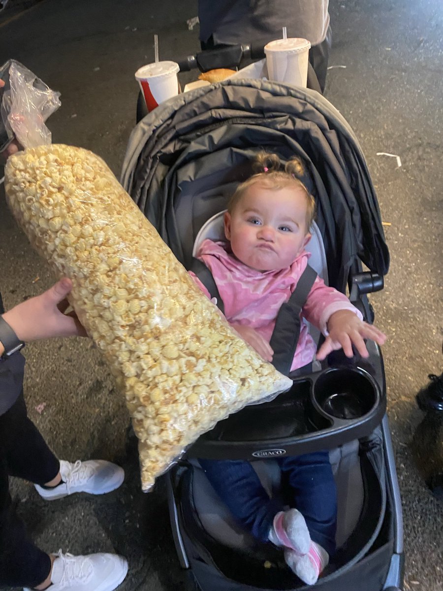 LSierer's tweet photo. This girl🥺🥰🥰🥰 https://t.co/qC5q4NTAmY