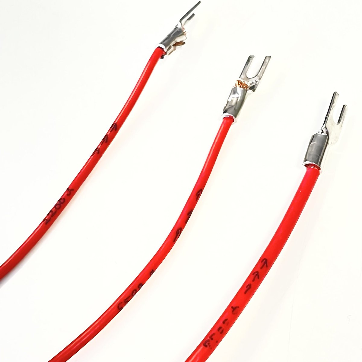 zonotone's tweet image. オーディオ環境に既に取り入れられている方もいらっしゃると思いますが“アースケーブル”試作品画像をあげさせていただきます。2200α・5500α・7700αで音の変化が確認できました♪色々楽しんで頂ければと存じます！ #PhileWeb #ファイルウェブ #アースケーブル #アース線 
phileweb.com/sp/review/colu…