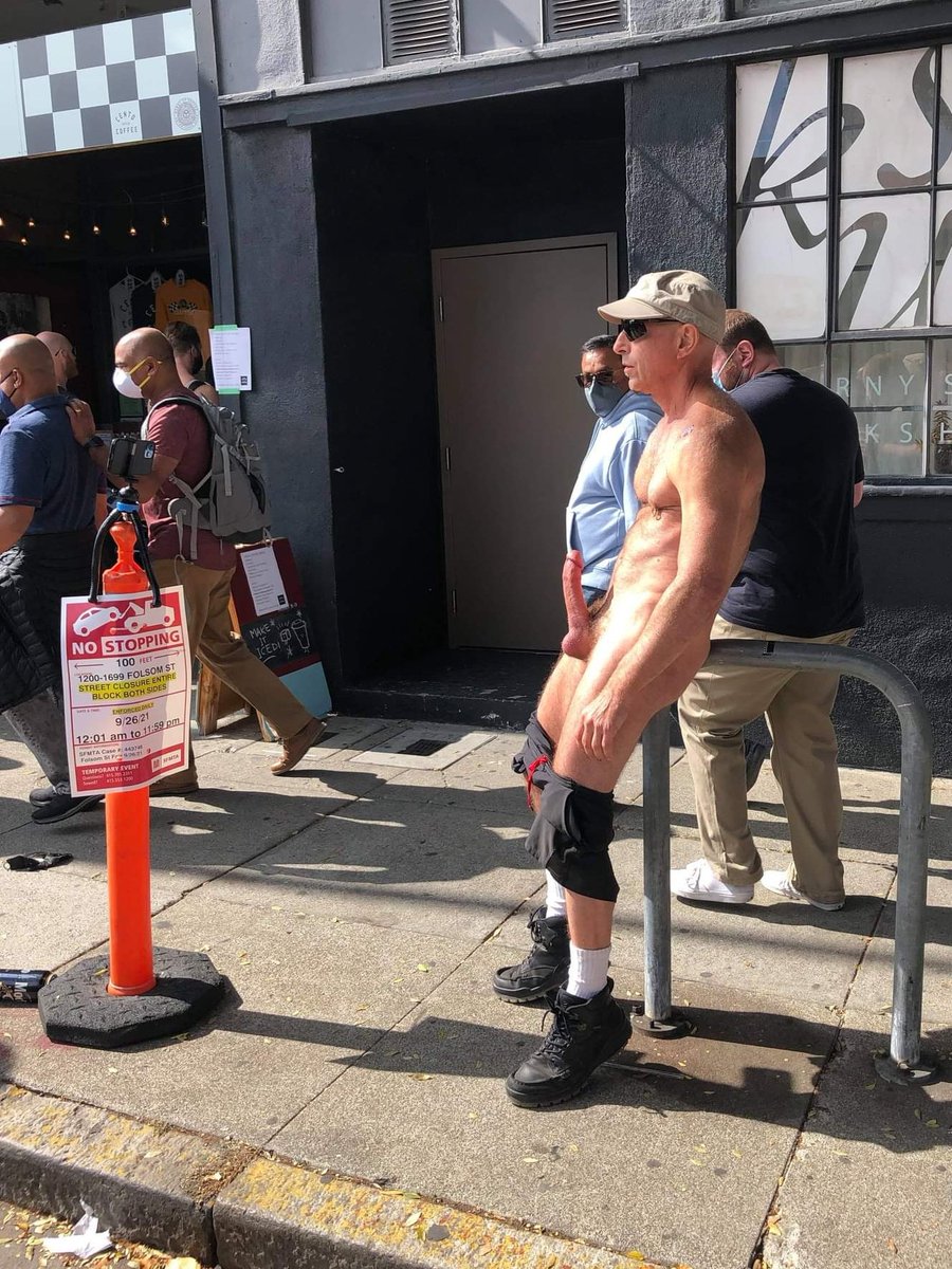 PHVarsityForPLU's tweet photo. so yun na nga!

it's back (taken earlier today) Folsom Street Fair https://t.co/cdDu09ugWB