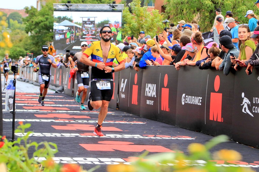 JuanJose_J4's tweet image. Aunque puedan aparecer mil complicaciones en el camino, hay que terminar fuerte y agradecidos...
Mundialista y orgulloso...
Muchas más metas y caminos por recorrer vamos por mas 💪🏻
#VamosEcuador
#SomosPython
@IRONMANtri
#ironman703worldchampionship
#IM703StGeorge