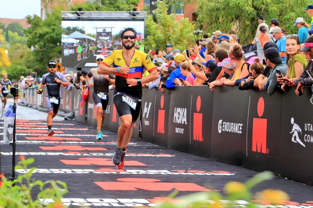JuanJose_J4's tweet image. Aunque puedan aparecer mil complicaciones en el camino, hay que terminar fuerte y agradecidos...
Mundialista y orgulloso...
Muchas más metas y caminos por recorrer vamos por mas 💪🏻
#VamosEcuador
#SomosPython
@IRONMANtri
#ironman703worldchampionship
#IM703StGeorge