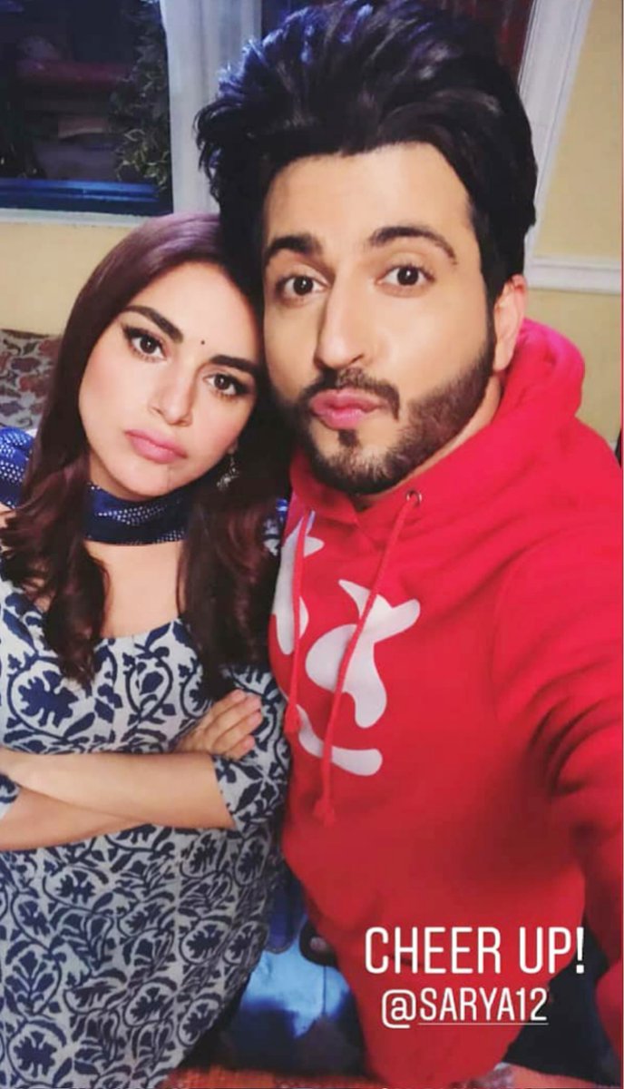 DheeshraFandom's tweet photo. OUR CUTIES ! ♥️😍💕
Dhoopi trying to cheers up his girl...✨
#DheeShra #BestiesForever #KundaliBhagya #InBetweenShots @AryaSmilesa @dheerajdhoopar https://t.co/64TSBtIdD5