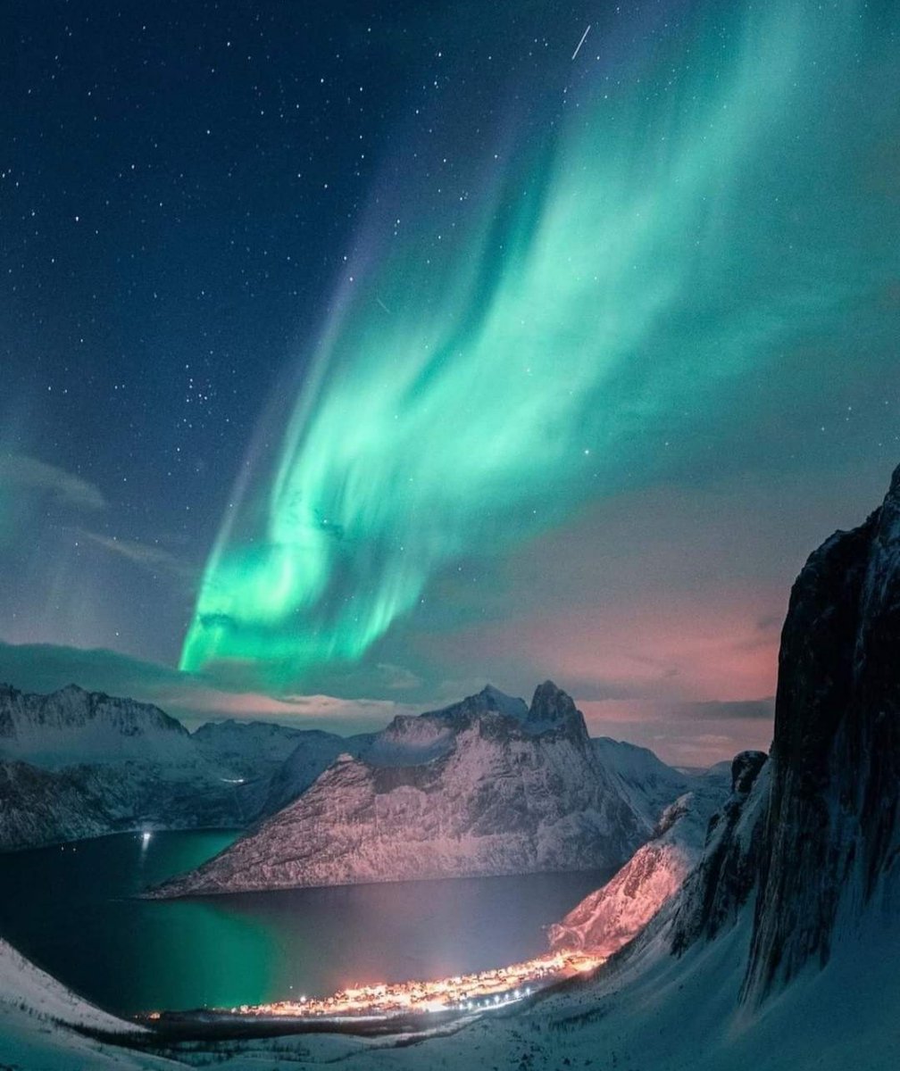 djenabalynn's tweet photo. Hope to witness this magical phenomenon for real, soon. https://t.co/7THlJh14eo