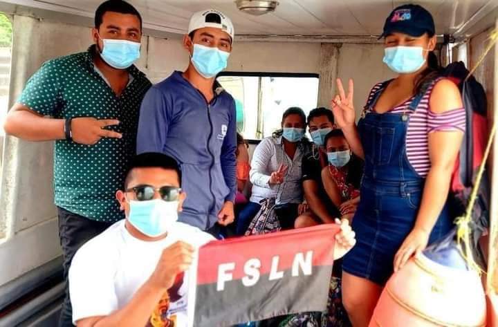 Hacia el departamento de Río San Juan, salió este domingo la brigada médica que aplicará la primera dosis de la vacuna Astrazeneca a las personas mayores de 30 años en esa zona del país. 
#VacunandonosPuebloQueVence 
#Nicaragua