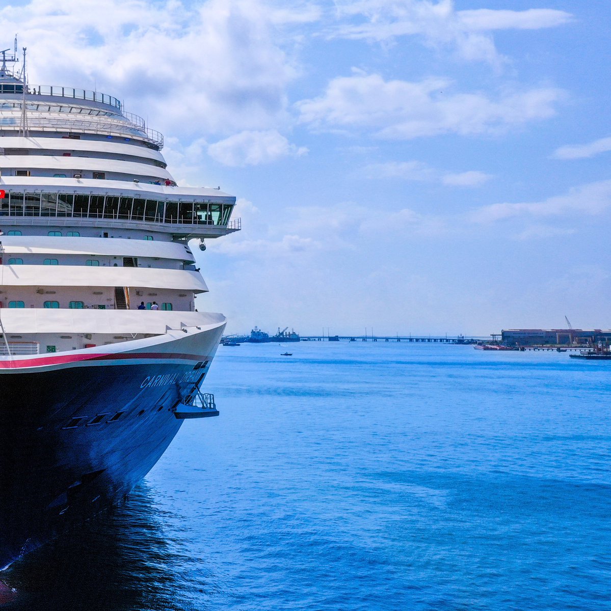 TheDarioFailla's tweet photo. Out with my drone again. Watching the @CarnivalCruise Dream ๐ข #funisback #cruise #cruiseship #carnivalcruise #funship #thefunship #fun #cruising #cruise #ship #cruiseship #idroneit4u #drone #dronephotography #dji #choosefun #mavic2pro https://t.co/uAmcHKVPXm