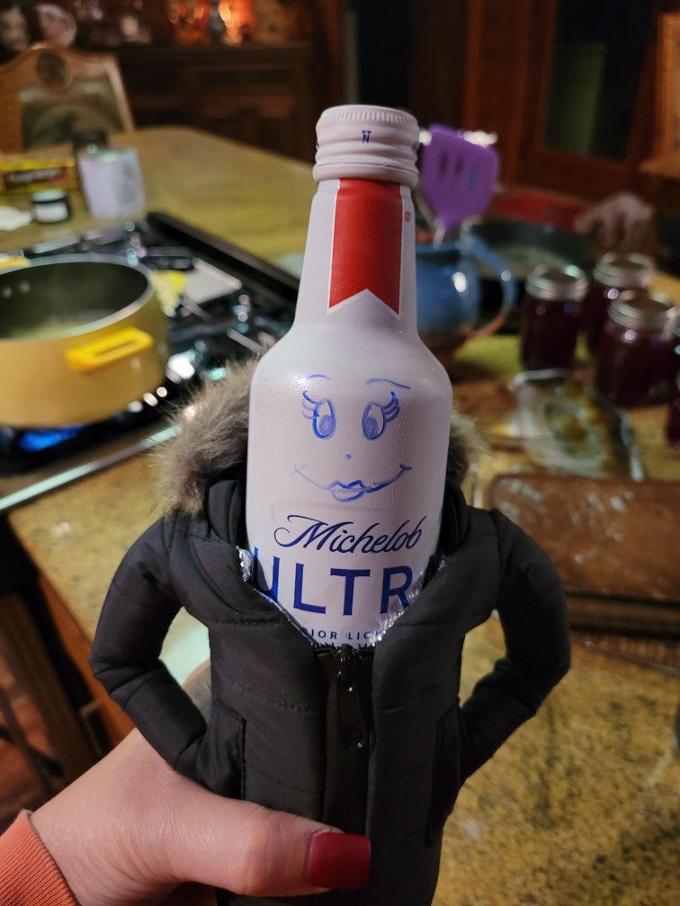 Judge_Weaver's tweet photo. @MichelobULTRA @uncommongoods, I know who deserves some compensation for this idea. That little face alone will make ladies want them &amp; men excited. Holla when you're ready to pay. #fallmarketing #michelobULTAneveralone #withMichUltrayoualwayshaveadate 
#michelobULTAdatenight https://t.co/2y95470NRo
