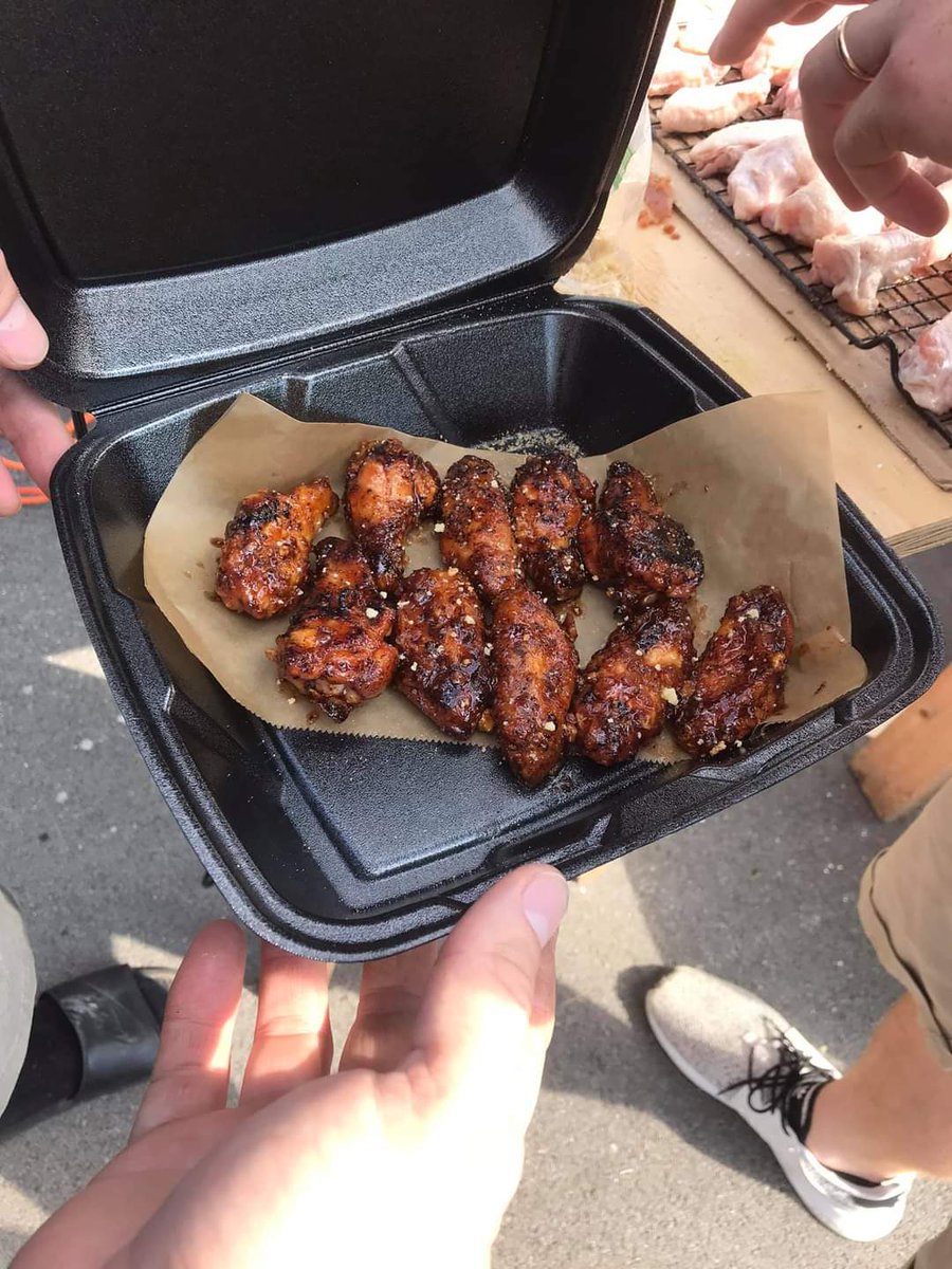 RichDogLocks's tweet photo. Chef @BigDaddyApple award winning Maple Bourbon Chipotle Wings garnished with crispy Waffle and Bacon pieces. #chickenandwaffles #wingfling https://t.co/YZLhoyiKeL https://t.co/kmhumNKlYM