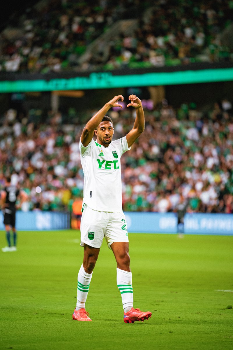 AustinFC's tweet photo. All love for the city that raised him. 💚🖤 https://t.co/c62Uphiyx1