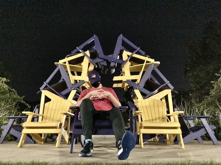 uni_chairs's tweet photo. KING SHIT https://t.co/3aNnUtgM6X