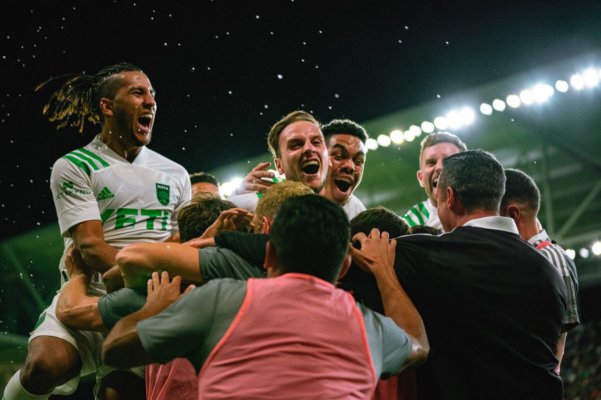 AustinFC's tweet photo. All love for the city that raised him. 💚🖤 https://t.co/c62Uphiyx1