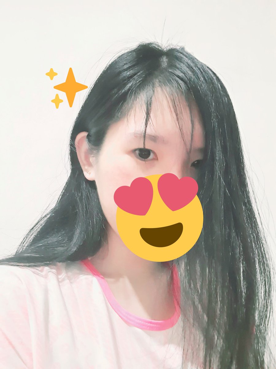 chiaki_VT's tweet photo. Me? Aight, yes!!!!!

My apologies that I'm not a "neko vampire loli with pink hair &amp; purple eyes" irl https://t.co/A8d8jDdGdo