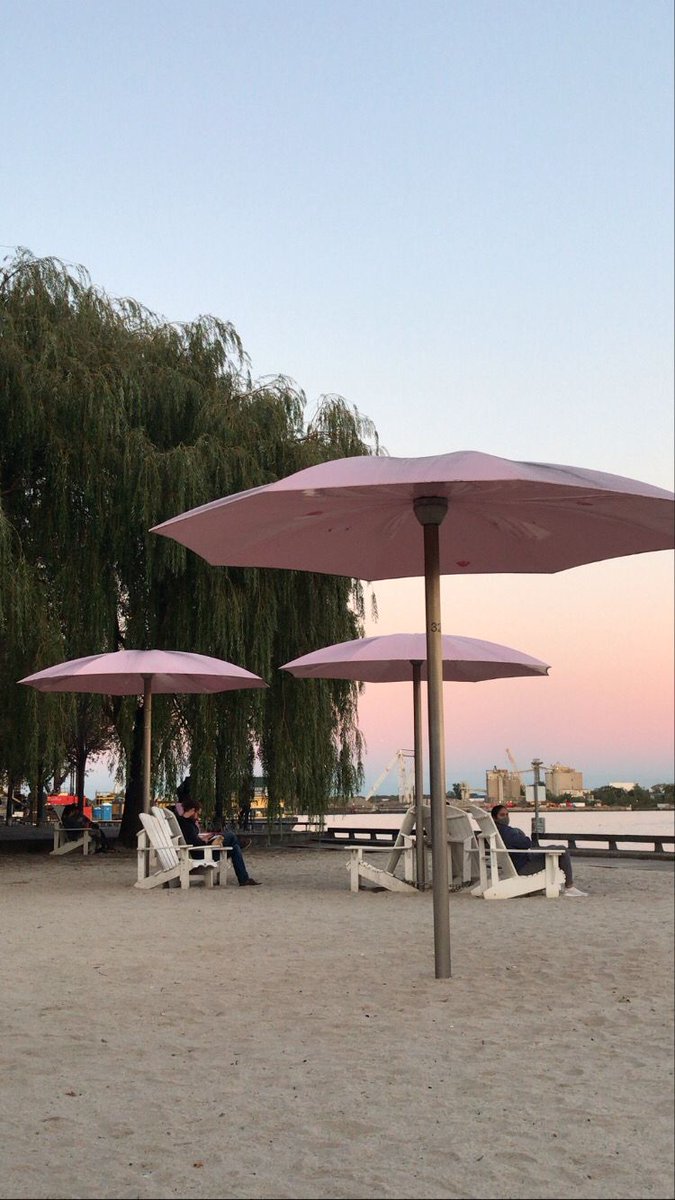 aletorresmo's tweet photo. Having fun at the beach this weekend! #Sugarbeach#Toronto#MARK4022 https://t.co/3KInAF93K5