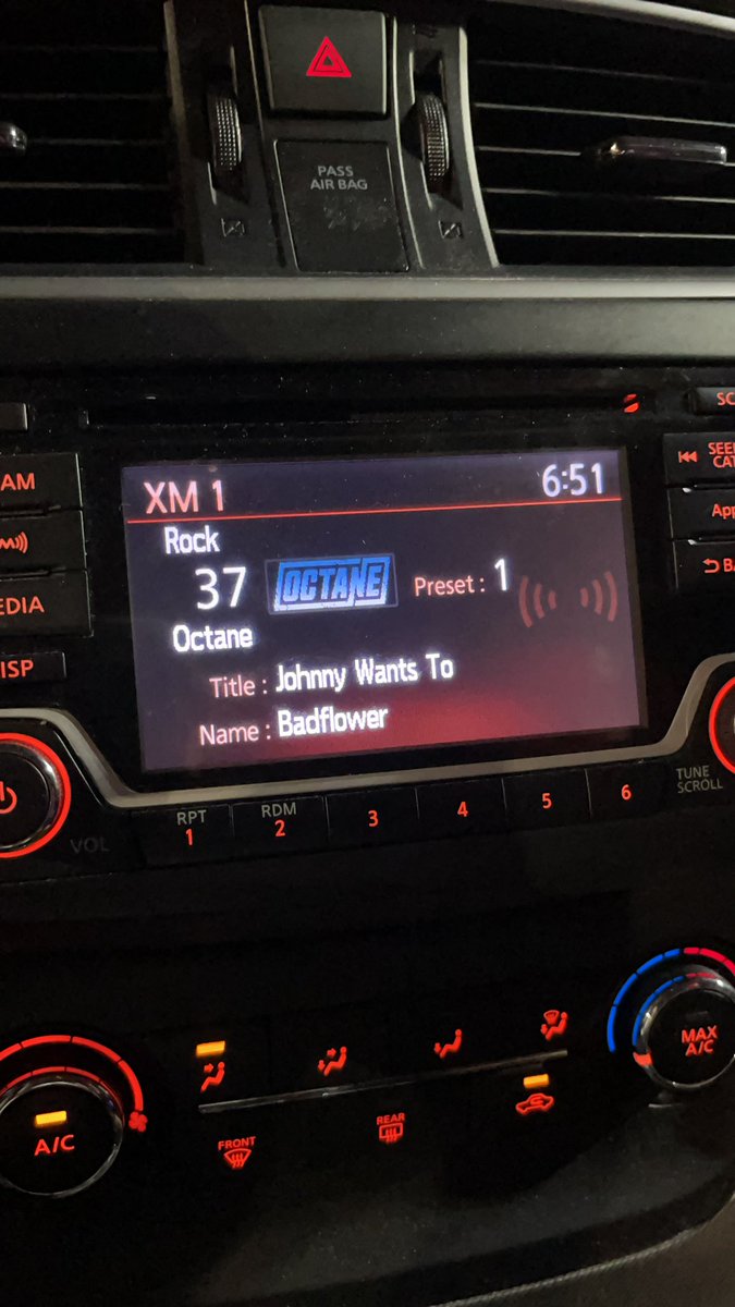 BadflowerLacey's tweet photo. Listening to @Badflower kill it on Octane 🖤 #ThisIsHowTheWorldEnds https://t.co/pxyhGr8eJm