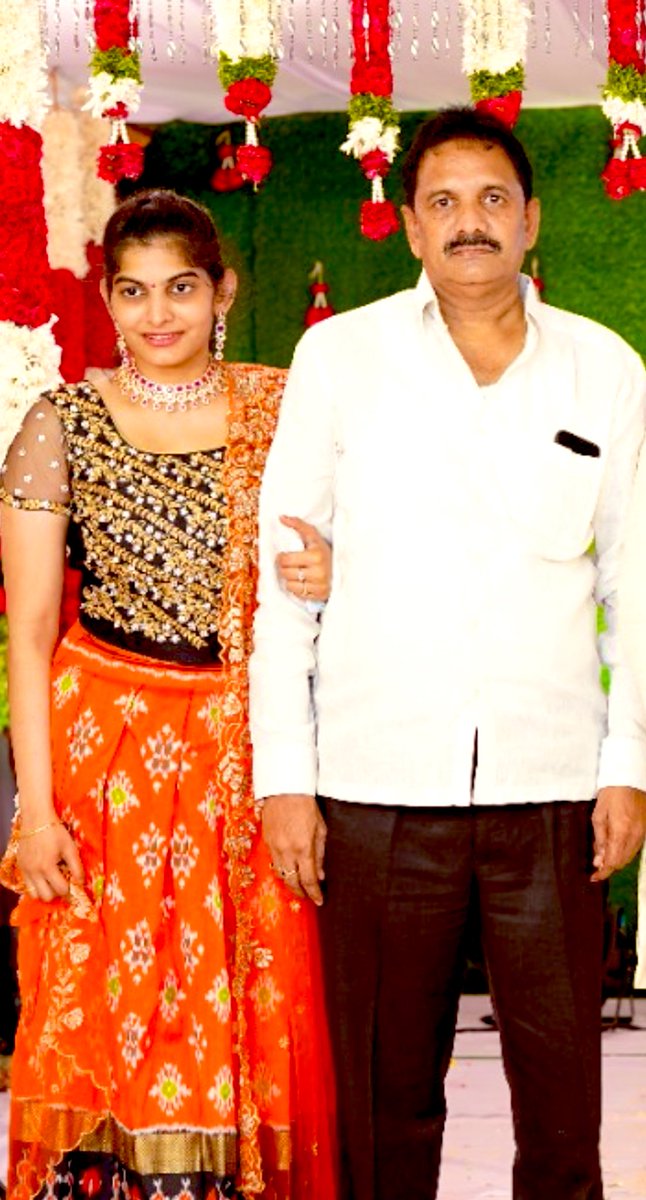 sreejamadineni's tweet photo. Daddy 🤩- I wish you very happy birthday 🥳🎂🥂.. thank good I got you as My Dad. Wishing you lots of wealth, health and happinesses .. love you lots my Dear Pappa 😘😘🤩 https://t.co/7dMwKWpfMU