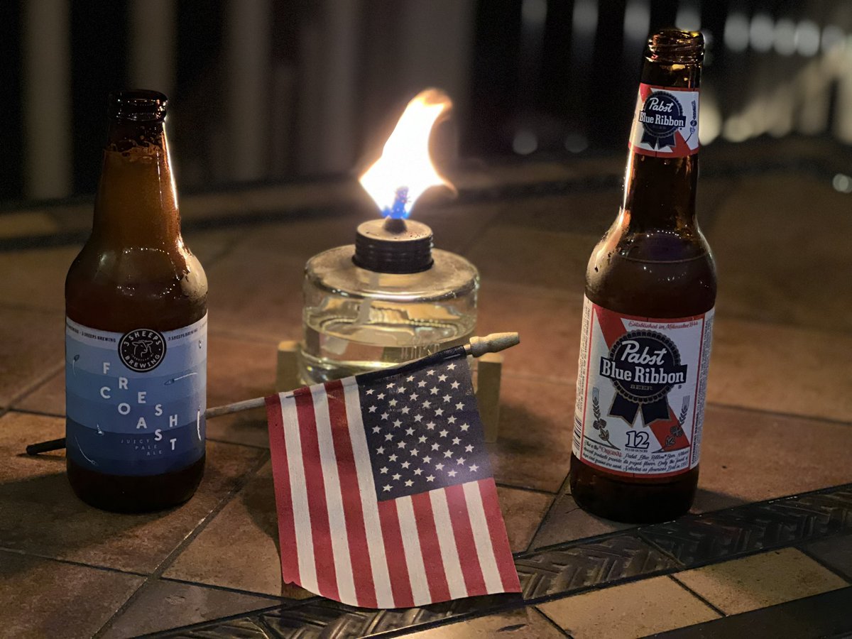 VDitti's tweet photo. Wow.. what an amazing event!! I was far away in WI for some baseball.. I felt like I could hear the roars from an hour away!! What a show! Both teams are amazing golfers &amp; sportsman. But celebrating the W with a couple Wisconsin beers!! #pbr #3sheepsbrewing #RyderCupUSA https://t.co/hZwCpddHNS