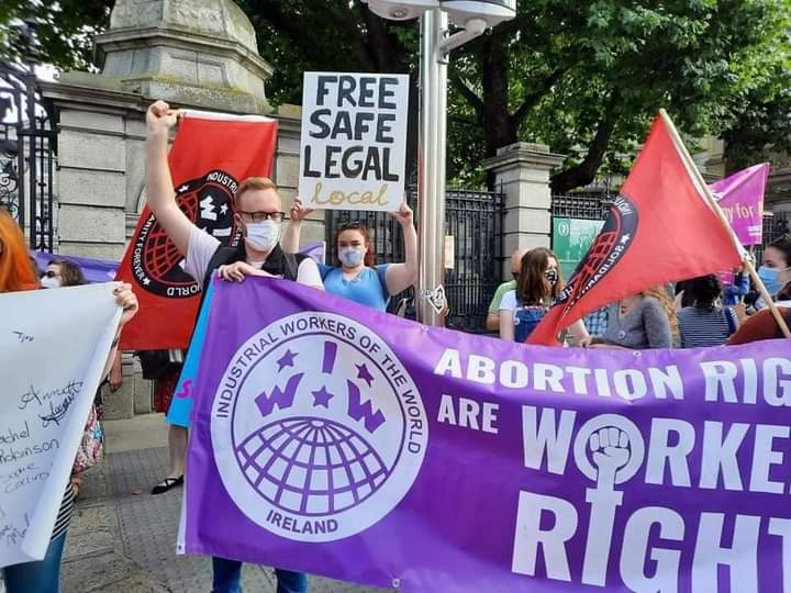 LinnKha03495815's tweet photo. International labor groups have joined with #Burmes commubity the protest to cut off #BloodyMoney for terrorist army on Mary Street in Dublin, #Ireland. (1/3)

#Sep27Coup
#FreezePaymentsToJunta
#WhatsHappeningInMyanmar https://t.co/MwqUjlioBd