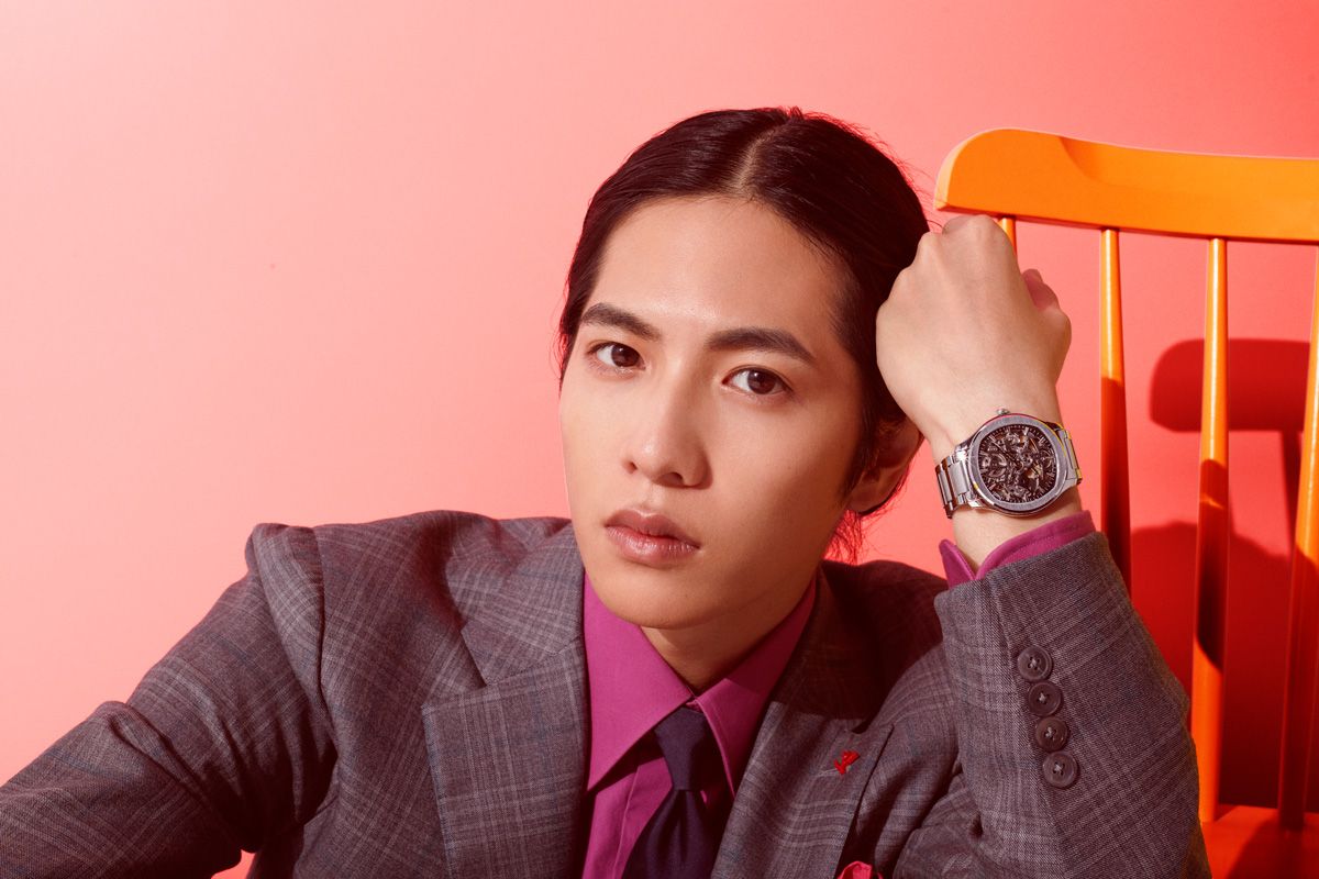 GQJAPAN's tweet photo. 手首に着けた「PIAGET POLO」を見ながら、俳優の志尊淳は言う。「2021年は自分にとって大きなターニングポイントになった」。当たり前が当たり前でなくなったとき、彼は時間に対する意識が大きく変わっていったのだという。
記事はこちら →https://t.co/YOAS88uHKh https://t.co/ZyjXjz8DaA